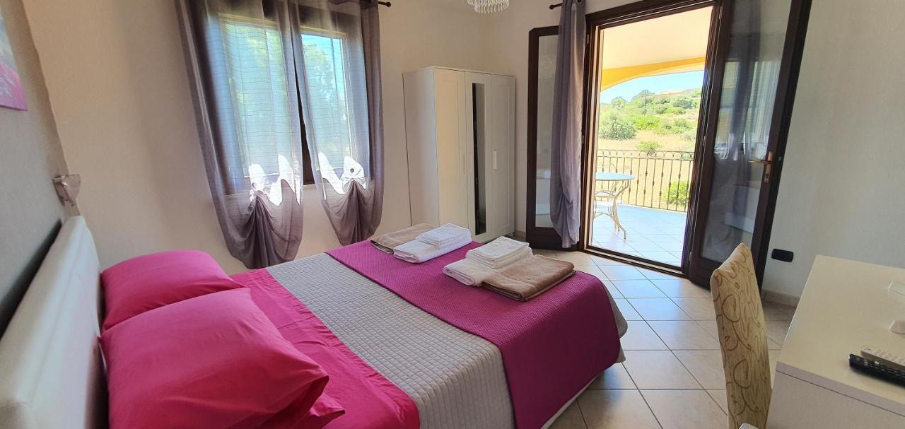 Artemisia Bed And Breakfast SantʼAnna Arresi Esterno foto