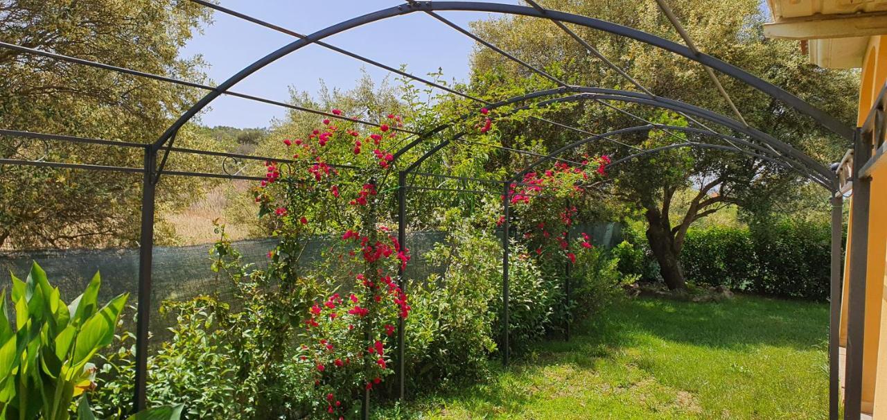 Artemisia Bed And Breakfast SantʼAnna Arresi Esterno foto